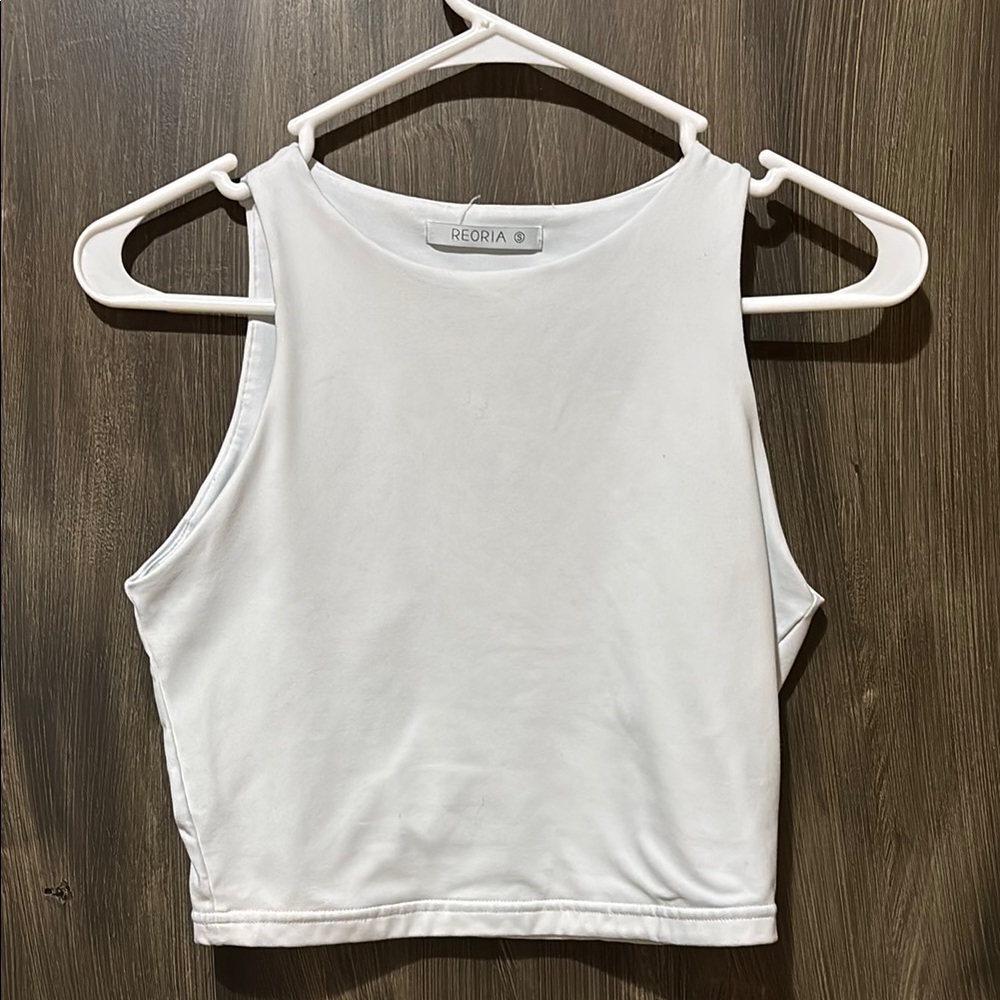 ReoRia White Sleeveless Crop Tank Top